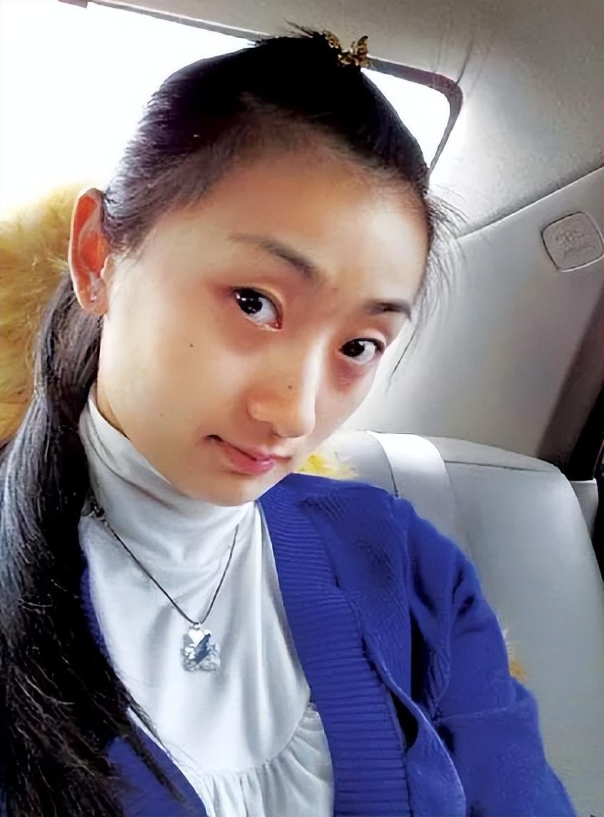 男子刷视频意外发现妻子与他人结婚，震惊揭示背后的秘密