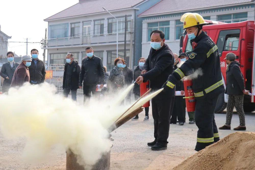 家庭防火关键，电气火灾的应对与及时扑灭策略