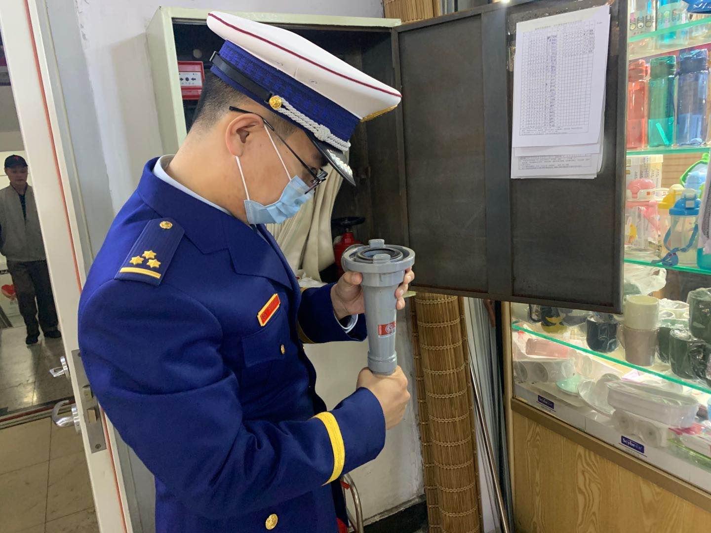 家庭防火，应急照明灯具的使用与维护指南
