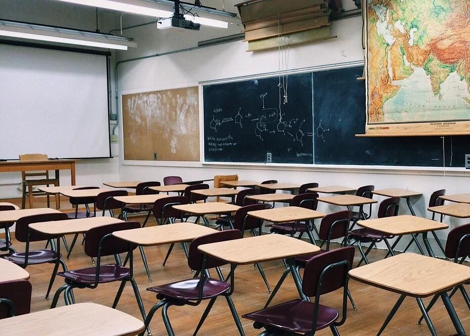 学校如何营造尊重多元文化的教育氛围,AI系统改进手册_清识版31.03.27